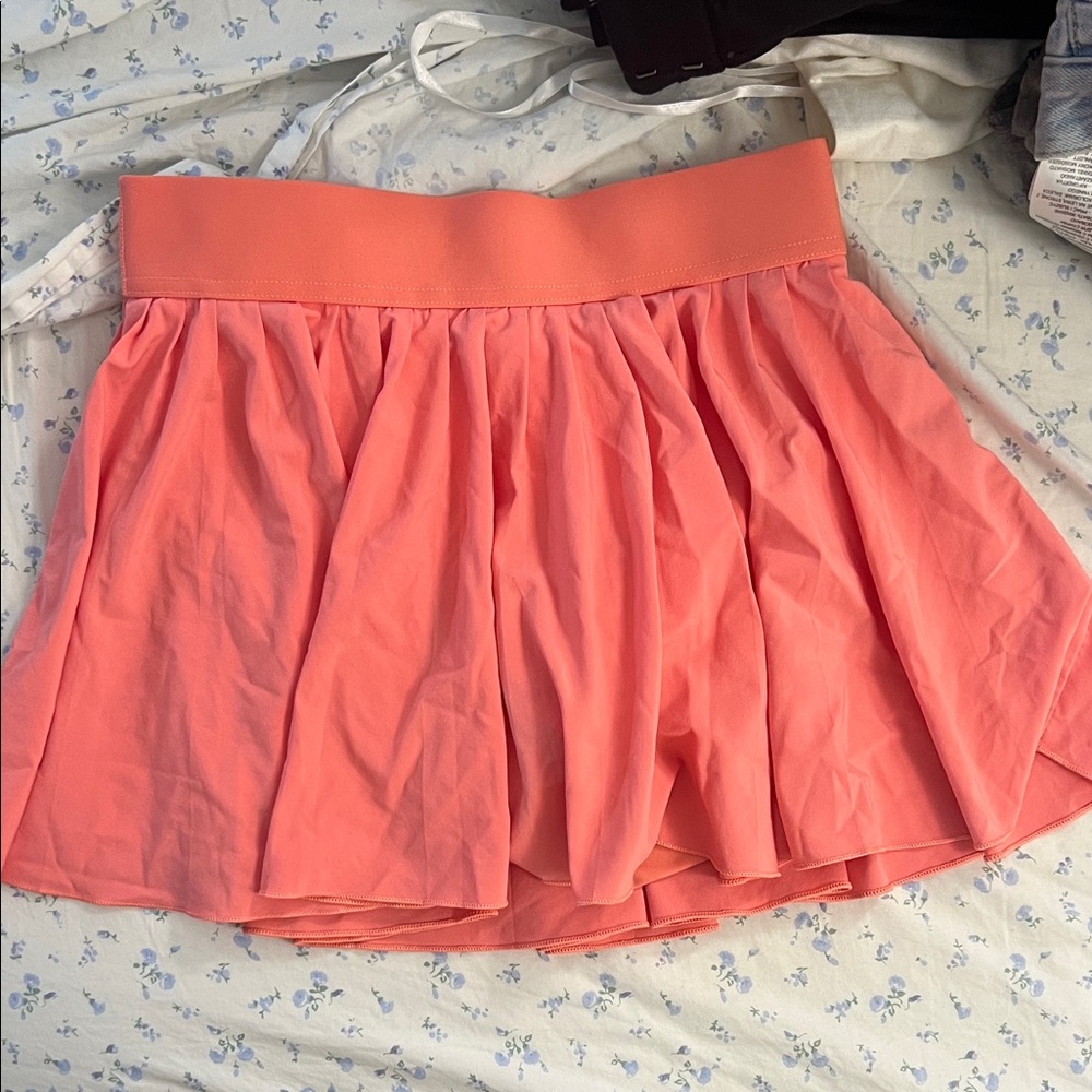 Aritzia Coral Pleated Women's Skirt